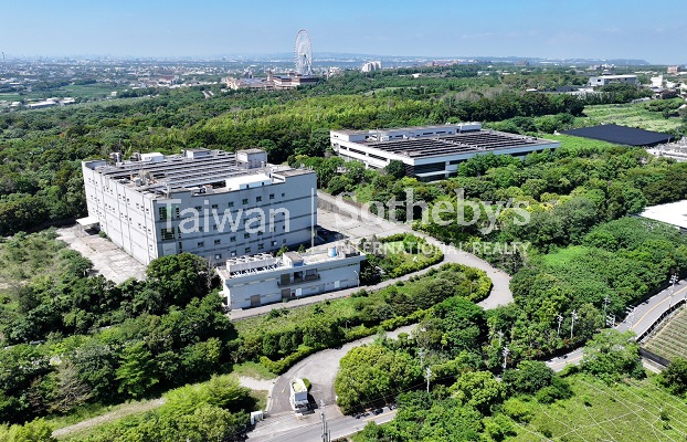 台中2萬坪丁工挑高10米近萬坪大廠建物外觀
